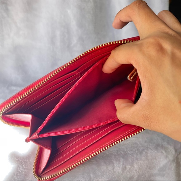 Authentic COACH Wallet - Picture 9 of 9